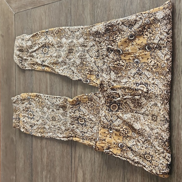 Doe & Rae crinkle flouncy pants - Picture 2 of 8